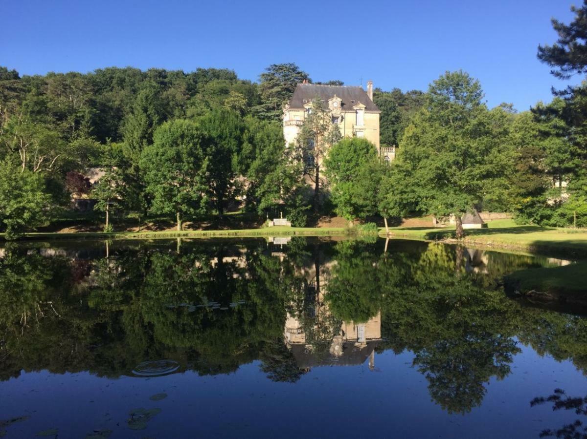 Gite Familial Chateau La Roche Racan Saint-Paterne-Racan Eksteriør billede
